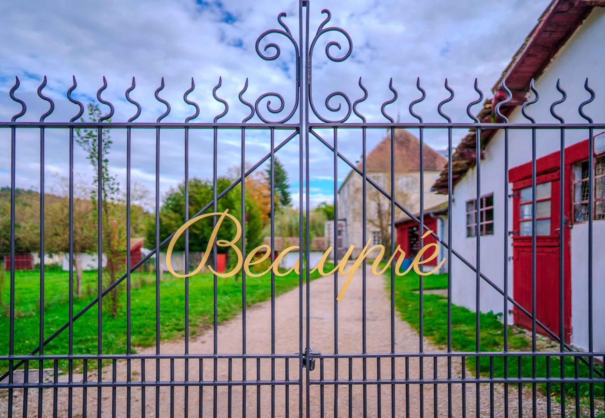 Le Prieure De Beaupre - Proche Besancon Bed & Breakfast Exterior photo